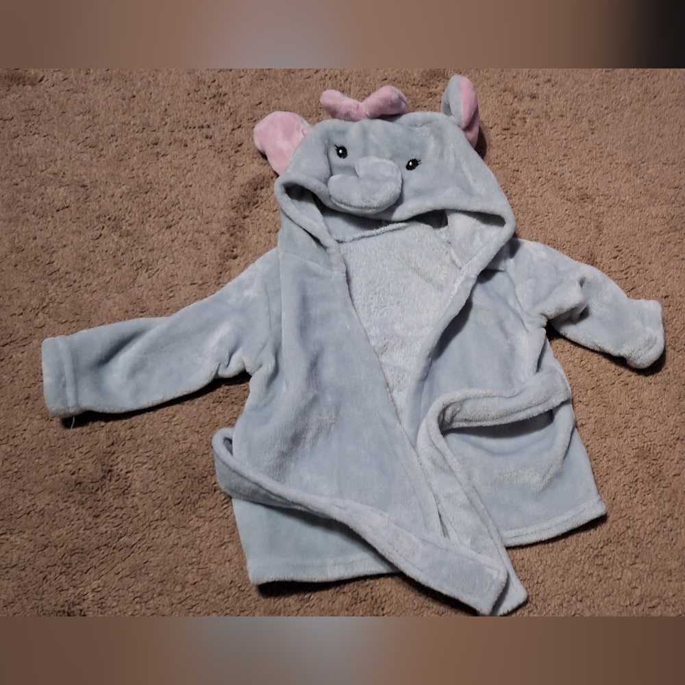 Adorable Gray Hooded Animal Robe / 0 - 9 Months